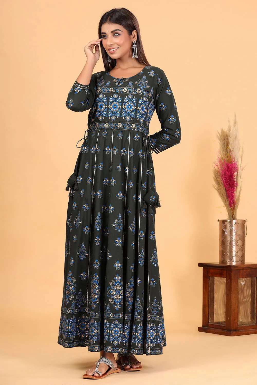 Green Printed Embroidered Cotton Ethnic Gown (pack of 1)