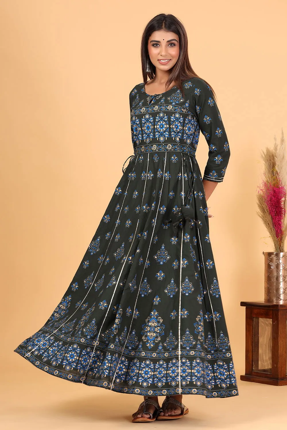 Green Printed Embroidered Cotton Ethnic Gown (pack of 1)